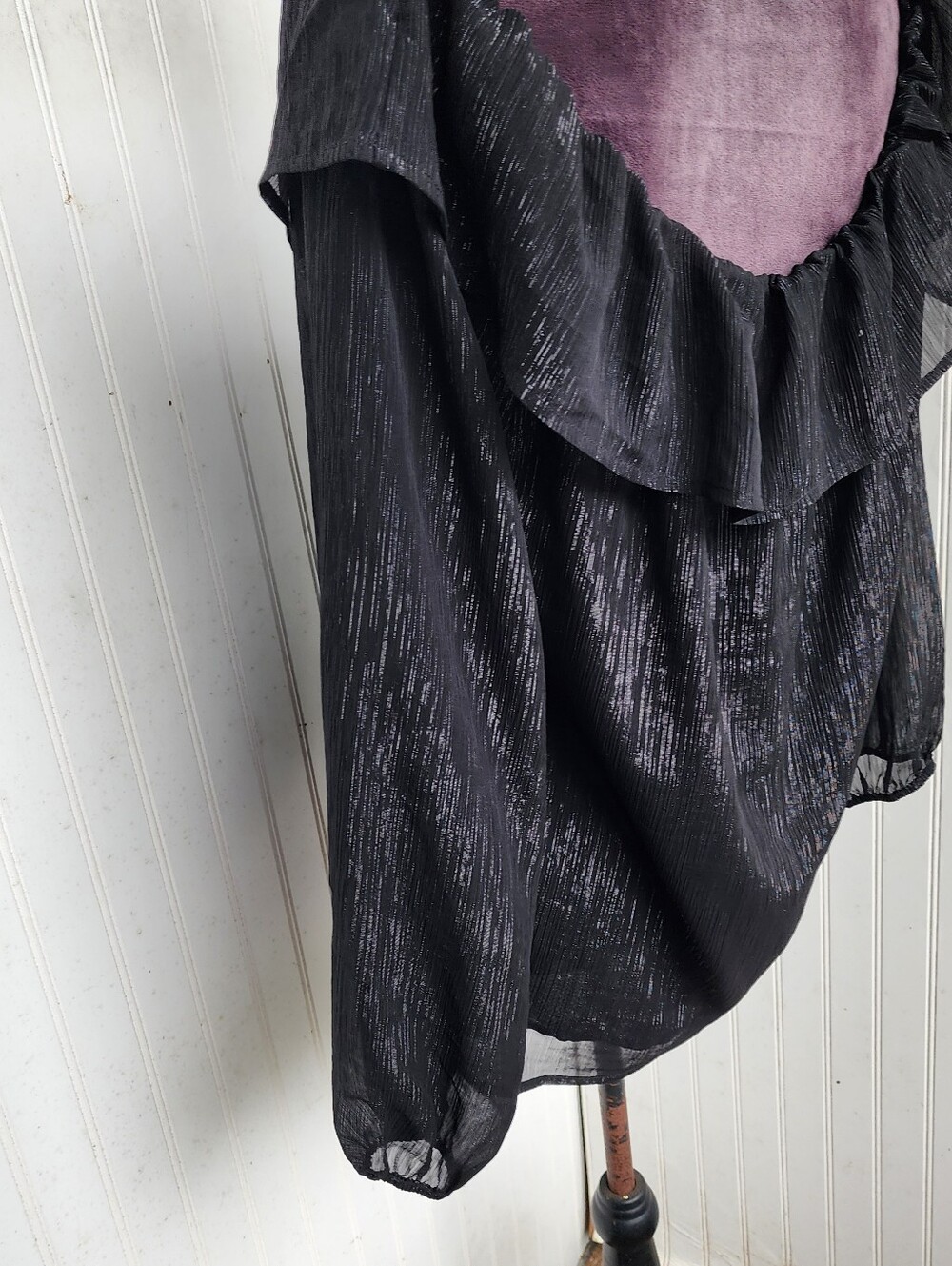 White House Black Market Blouse Metallic Silver Ruffled Peasant Off Shoulder XL - Picture 8 of 13